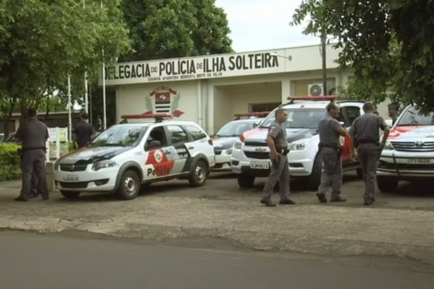 Pastor evangélico suspeito de beijar e assediar enteada é preso no interior de SP