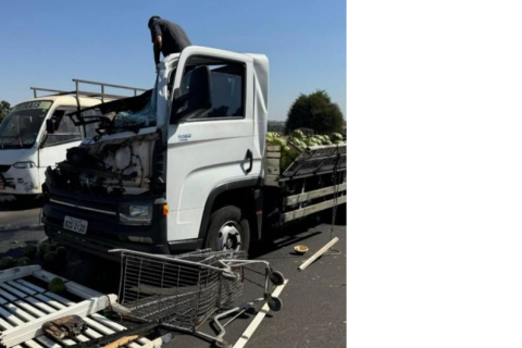 Colisão entre caminhões na Rodovia Euclides da Cunha resulta em morte de passageiro